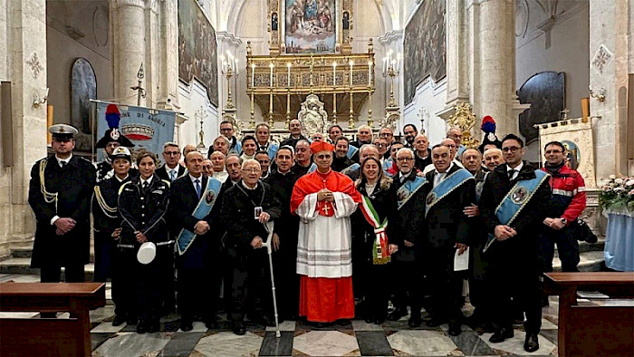 Pope Leo XIV with a group of parishioners